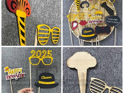 Phụ kiện hoá trang cầm tay vui nhộn chủ đề Happy New Year [Bằng gỗ - Nhiều kiểu] PK-GO-01